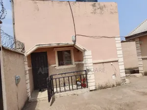 2bdrm Block of Flats in Palm Estate Adebayo for sale