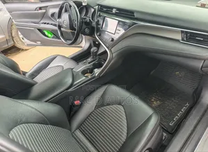 Toyota Camry SE 2021 Gray