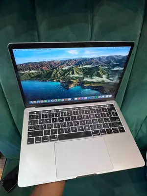 Laptop Apple MacBook Pro 2019 16GB Intel Core I7 SSD 256GB