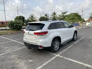 Toyota Highlander XLE V6 4x2 (3.5L 6cyl 6A) 2016 White