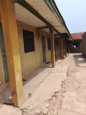 12bdrm Block of Flats in Ejalonibu Omisanjana for sale