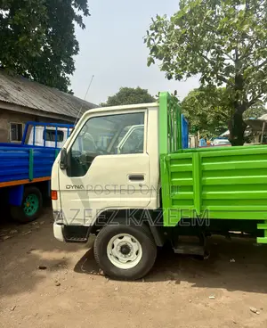 Toyota Dyna 150 Normal Hand Tokunbo Standard Truck