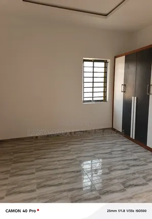 2bdrm Block of Flats in Seek Estate, Ushafa for rent