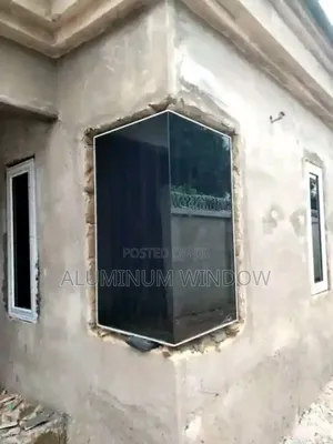 Frameless/Structural Window