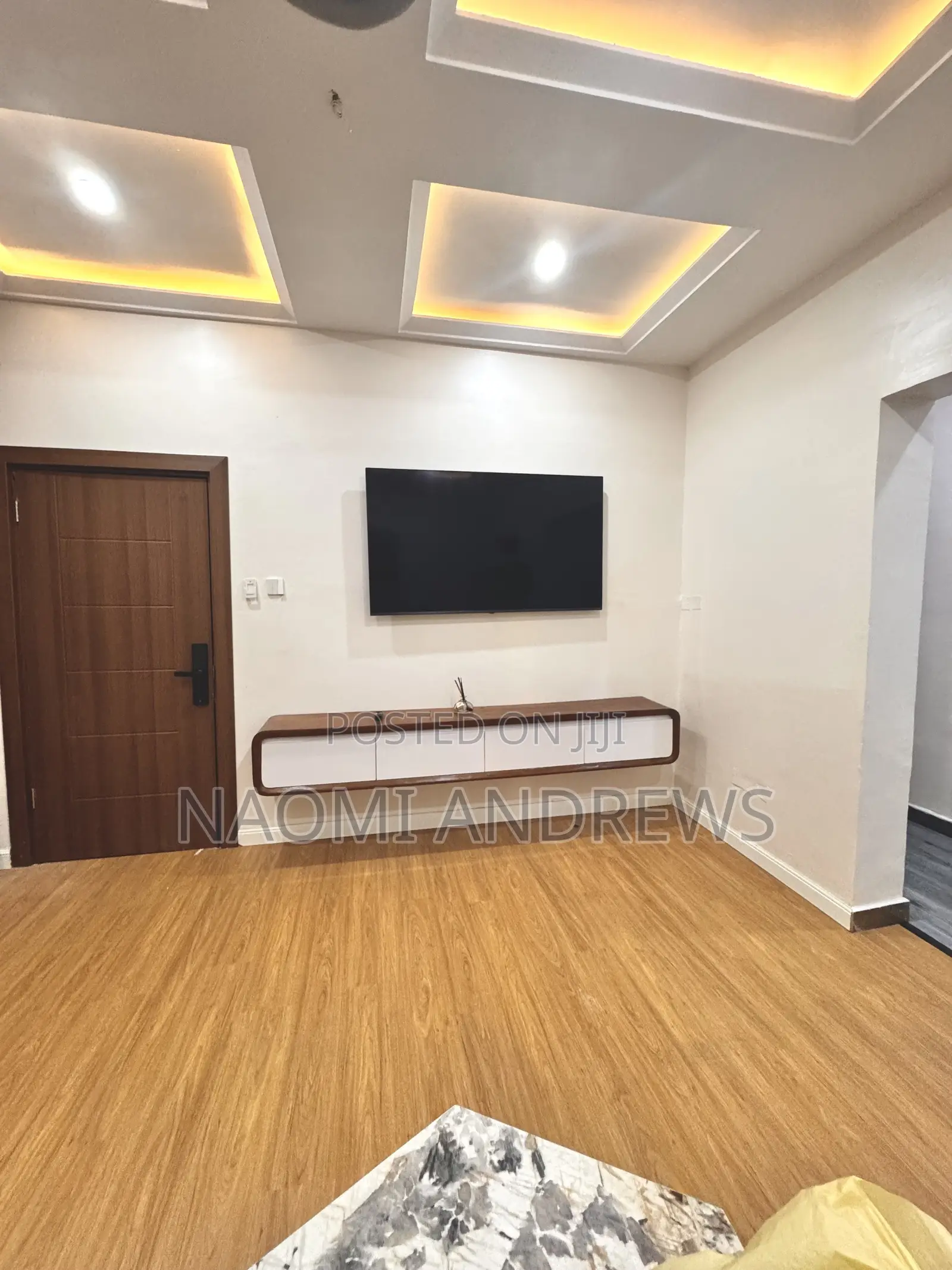 Beautiful One Bedroom Flat With a Pool Fully Serviced