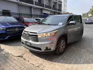 Toyota Highlander XLE 4dr SUV AWD (3.5L 6cyl 6A) 2015 Silver