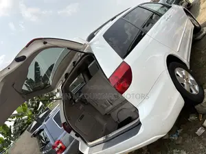 Toyota Sienna LE FWD (3.3L V6 5A) 2004 White