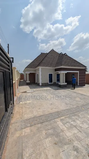 4bdrm Bungalow in Kajorepo, Ojoo for sale