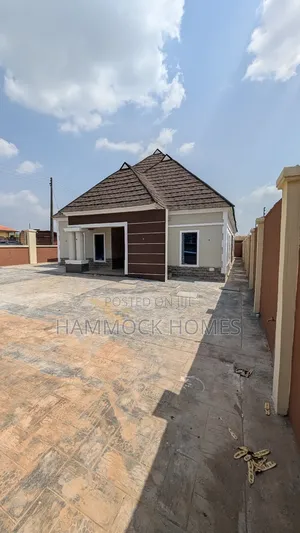 4bdrm Bungalow in Kajorepo, Ojoo for sale