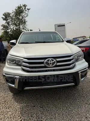 Toyota Hilux 2020 White