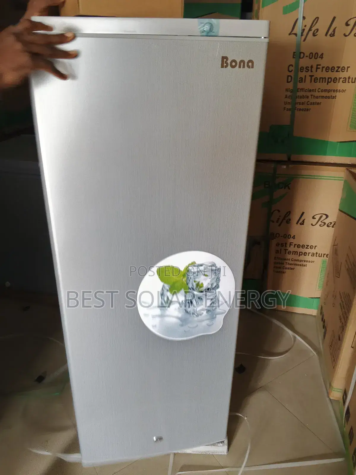 Bona Solar Freezer for Block