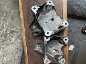 Range Rover Velar Engine Sitting