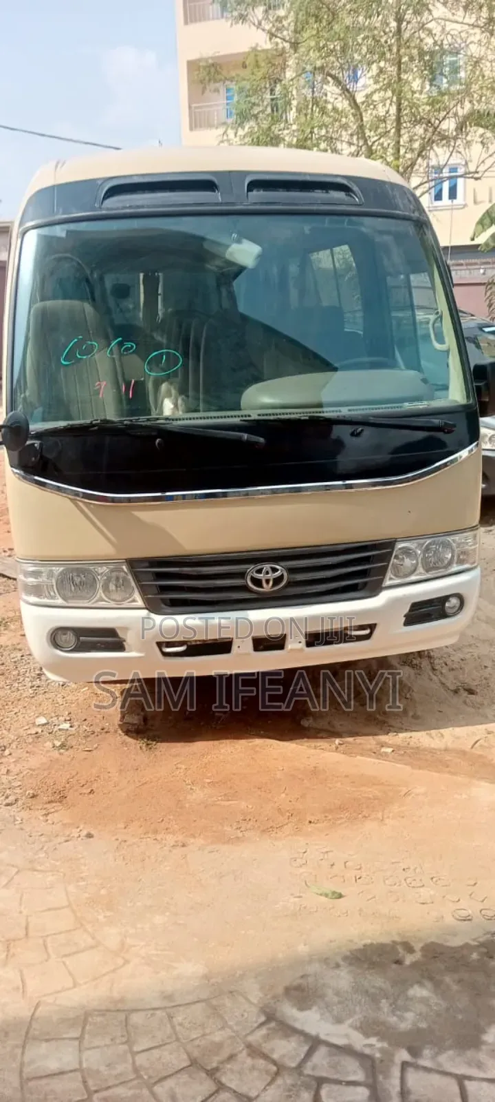Toyota HiAce 2015 White