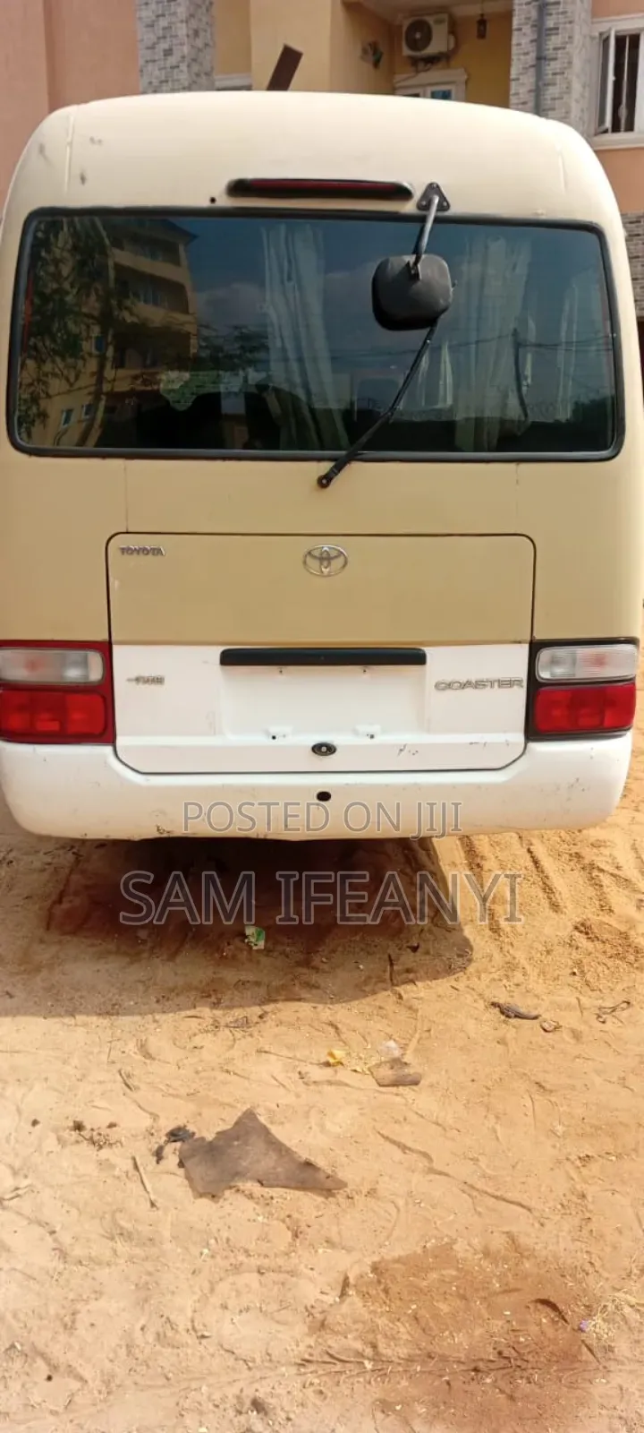 Toyota HiAce 2015 White