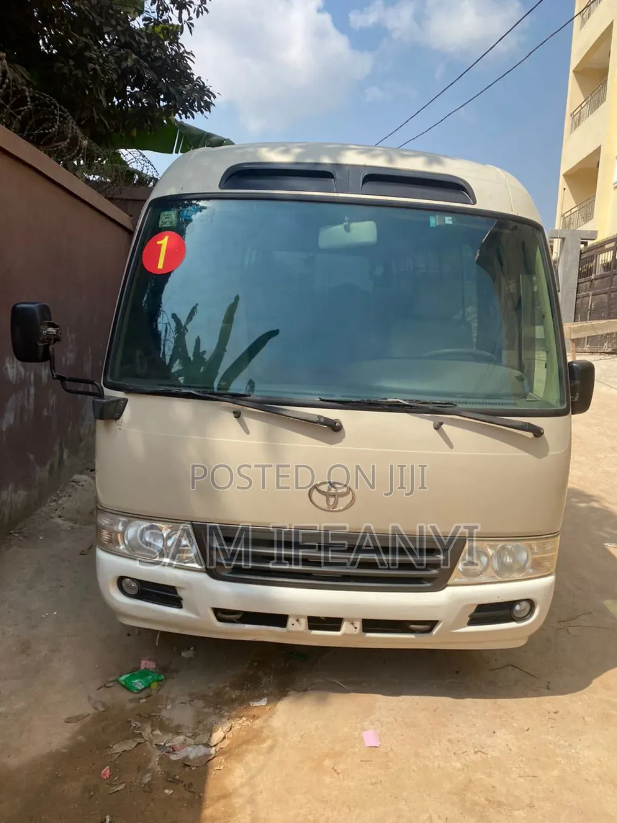 Toyota HiAce 2015 White