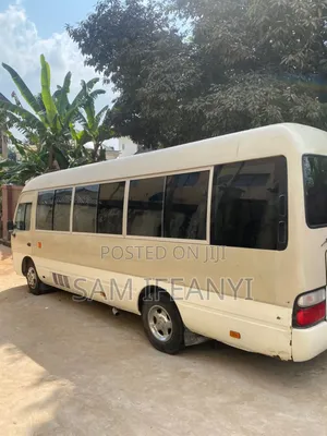 Toyota HiAce 2015 White