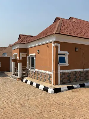 4bdrm Bungalow in Osogbo for rent