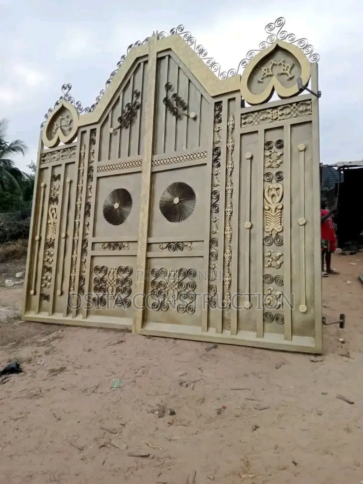 Royal Wrought Iron Gate Design