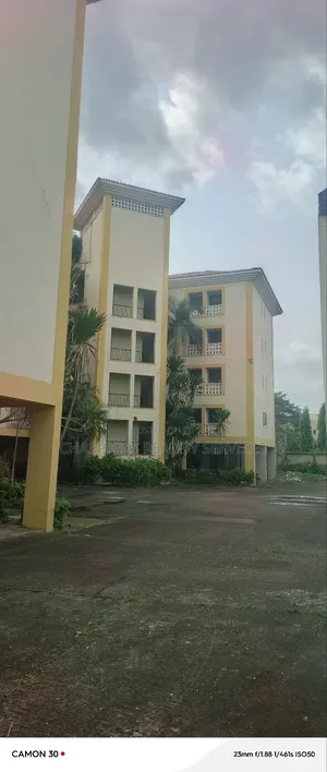 16bdrm Block of Flats in Ikeja GRA for rent