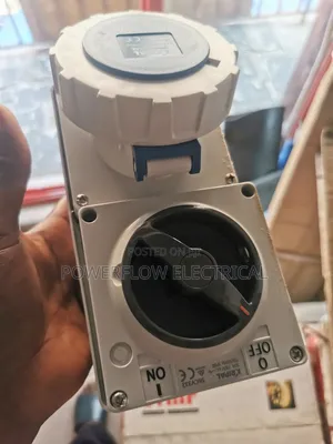 Isolator/Industrial Socket