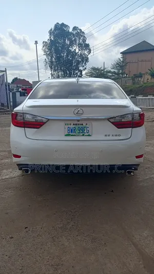 Lexus ES 350 FWD 2015 White