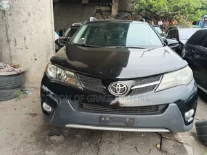 Toyota RAV4 XLE AWD (2.5L 4cyl 6A) 2013 Black
