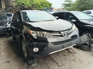 Toyota RAV4 XLE AWD (2.5L 4cyl 6A) 2013 Black