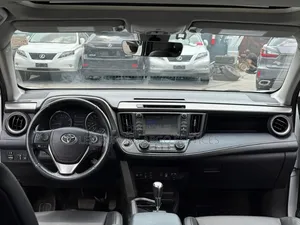 Toyota RAV4 2018 White