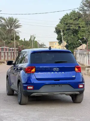 Hyundai Venue 2022 Blue
