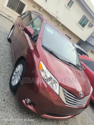Toyota Sienna XLE 7 Passenger Mobility 2011 Red