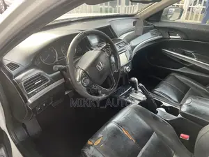 Honda Accord Touring 4dr Sedan FWD (3.5L 6cyl 6A) 2013 White