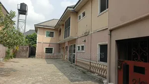 3bdrm Block of Flats in Eliozu for sale