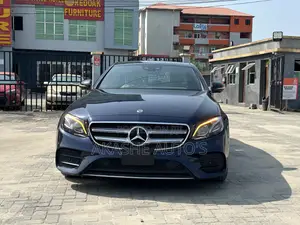 Mercedes-Benz E300 2019 Blue
