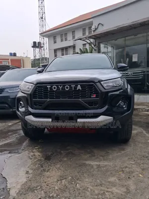 New Toyota Hilux 2025 Black