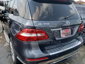 Mercedes-Benz M Class ML350 4MATIC 4dr SUV AWD (3.5L 6cyl 7A) 2015 Gray