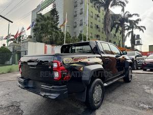 New Toyota Hilux 2025 Black