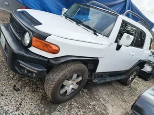 Toyota FJ Cruiser 2007 White