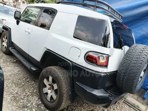 Toyota FJ Cruiser 2007 White