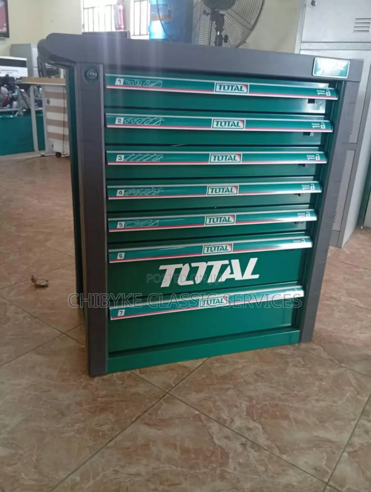 Total Heavy Duty Tool Box