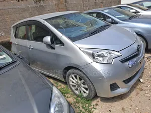 Toyota Ractis 1.5 FWD 2012 Silver