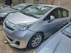 Toyota Ractis 1.5 FWD 2012 Silver