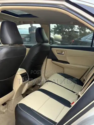 Toyota Camry XLE 4dr Sedan (3.5L 6cyl 6A) 2015 Gold