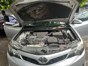 Toyota Camry SE 4dr Sedan (2.5L 4cyl 6A) 2012 Silver