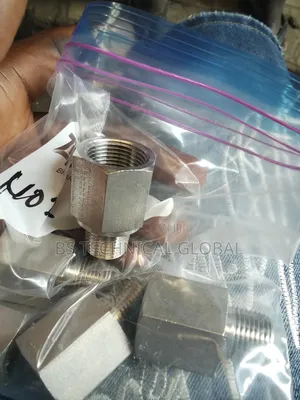 3/8mpt X 1/2" Male Connector