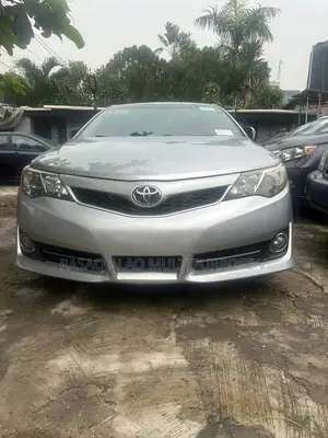 Toyota Camry SE 4dr Sedan (2.5L 4cyl 6A) 2012 Silver