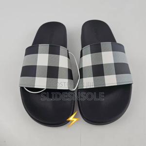 Burberry Check Pattern Slides – Unisex Casual Sandals