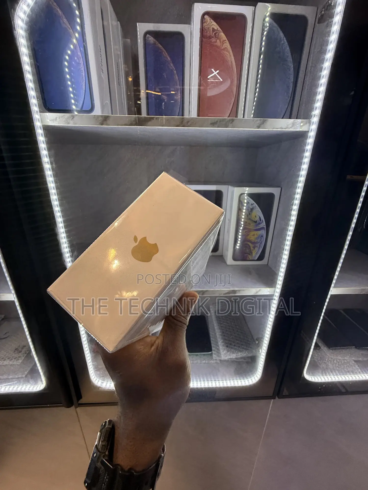 New Apple iPhone XS Max 64 GB Gold
