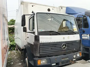 Mercedes Benz 1317