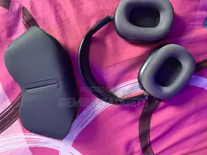 Very Clean Apple Airpod Max ( 1st Generation)