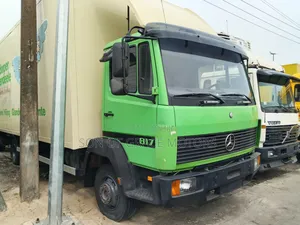 Mercedes Benz 817 Truck